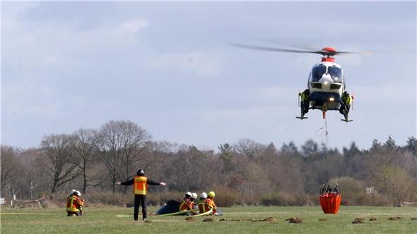 "Fliegen am Limit": Die Polizei übt Löschen aus der Luft