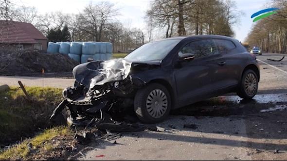 Schwerer Unfall auf B 72: Vier Verletzte