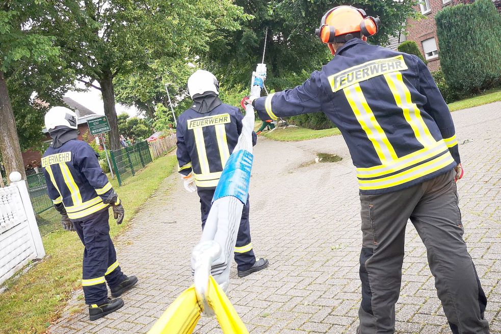 Die Feuerwehr Wallinghausen war mit vereinten Kräften im Einsatz. Foto: Feuerwehr