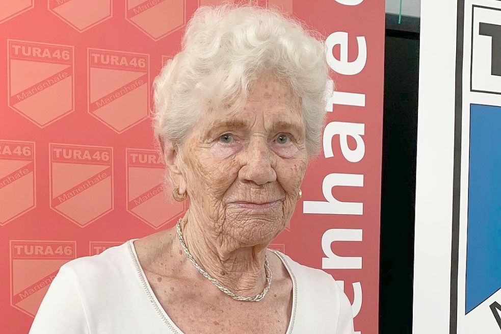 70 Jahre Mitglied bei TuRa Marienhafe: Johanne Weerts