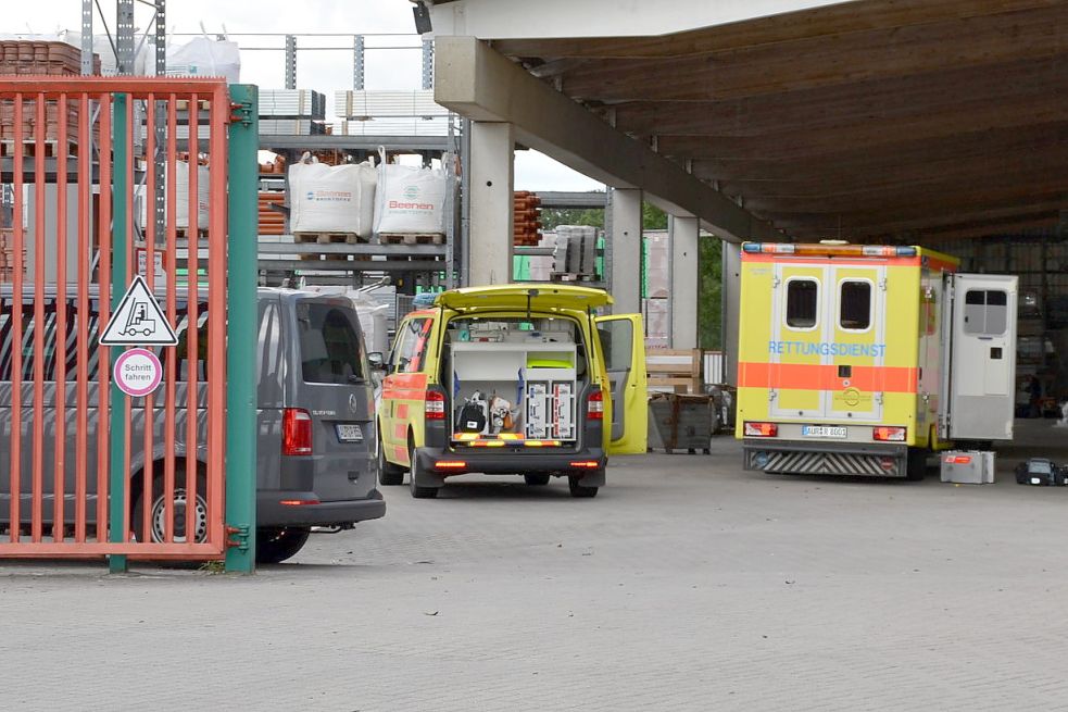 Notarzt, Rettungswagen und Kripo waren vor Ort. Foto: Otto