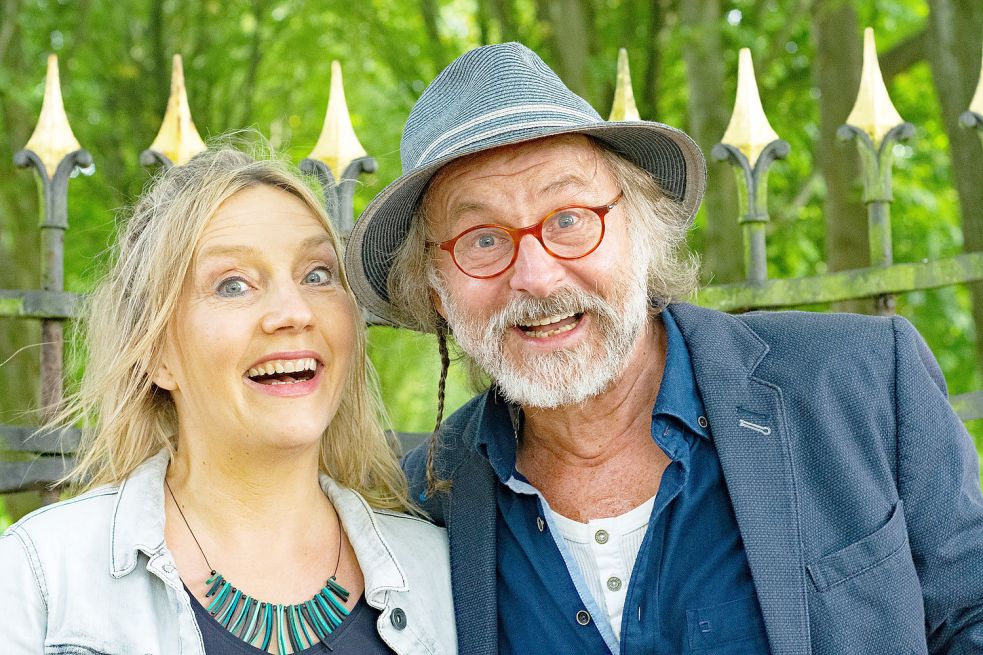 Normalerweise wären Klaus-Peter Wolf und seine Frau Bettina Göschl jetzt auf Tournee. Foto: Weßling