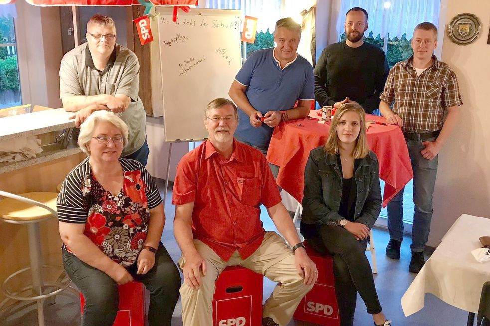 Der neue Vorstand der SPD Mitte besteht aus Horst Dieling (von links), Sophia Ulferts-Dirksen, Dr. Uwe Luecken, Berthold Lübben, Thalea Catharina Kilo, Nils Brechters, Andre Hanssen sowie aus Martin Uden und Ina Dieling, die beim Fototermin verhindert waren. Foto: privat