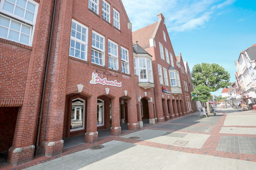 Die Arkaden am Brandkassen-Gebäude sollen bis Ende kommenden Jahres geschlossen werden. Foto: Romuald Banik