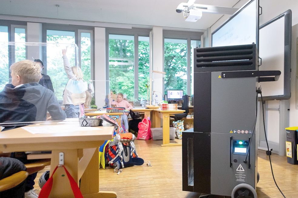 Grüne und FDP wollen mehr Luftfilter in den Schulen und Kitas in Aurich. Foto: DPA