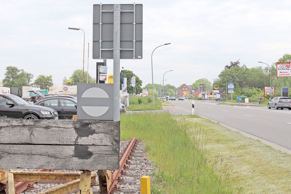 Entlang der Emder Straße bis zur Sparkassen-Arena würde wahrscheinlich ein Personenzug fahren. Foto: Hermanns