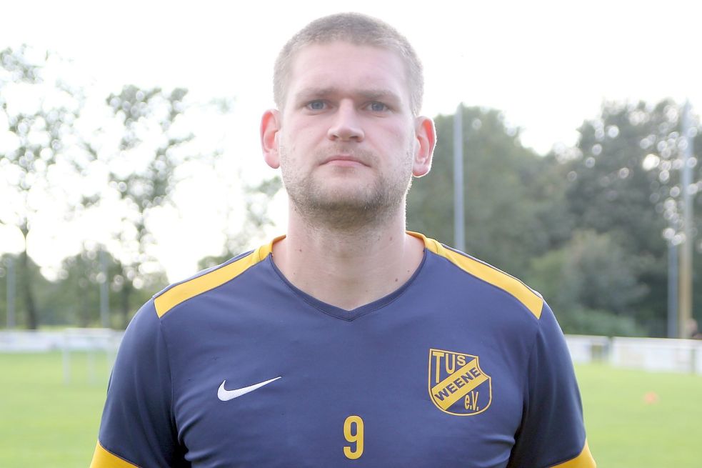 Jan Bokker köpfte den Siegtreffer für Weene. Foto: Gronewold