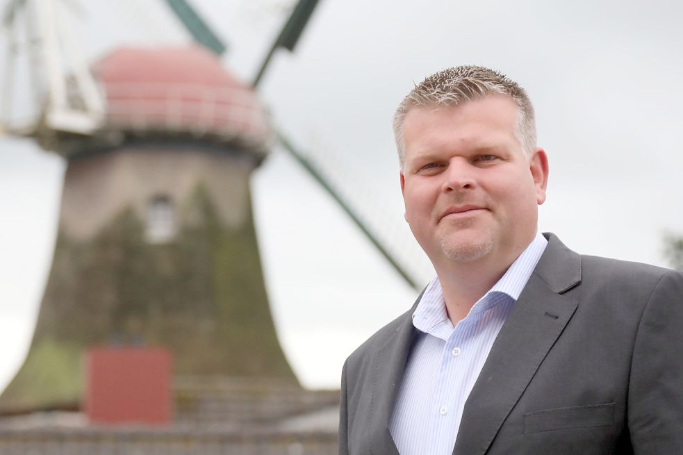 Matthias Redenius lebt seit Kindesbeinen in Südbrookmerland. Mit Politik hatte der Versicherungsfachmann bislang nicht viel zu tun. Das, so sagt er, muss aber kein Nachteil sein. Foto: Romuald Banik