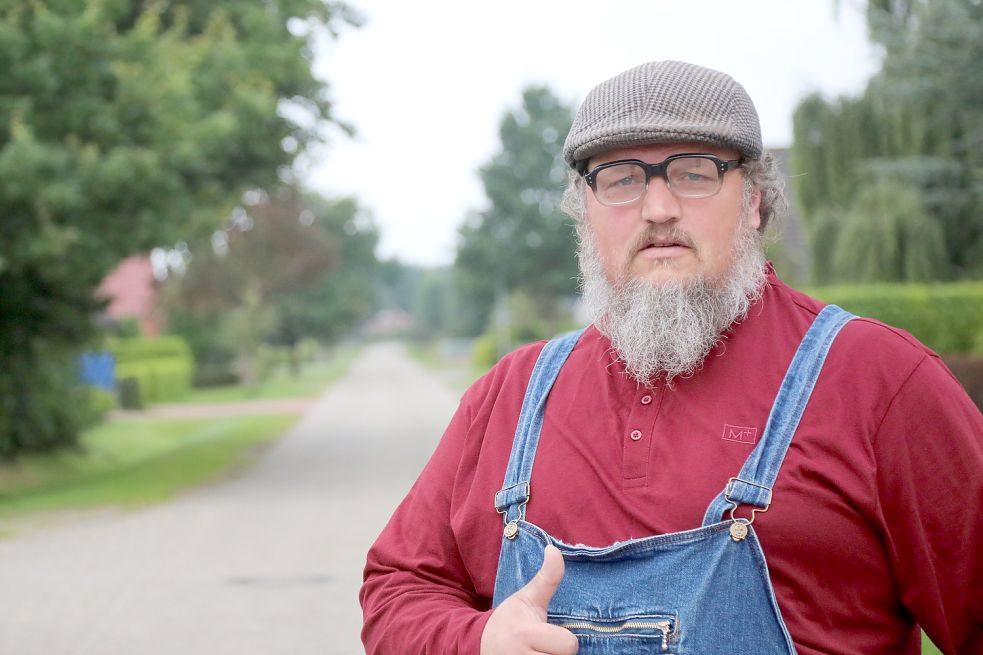 Auch im Wahlkampf schlüpft Gerhard Schoon immer wieder in die Rolle des Spaßvogels „Bauer Lustig“. Verbiegen lassen will er sich nicht. Foto: Romuald Banik