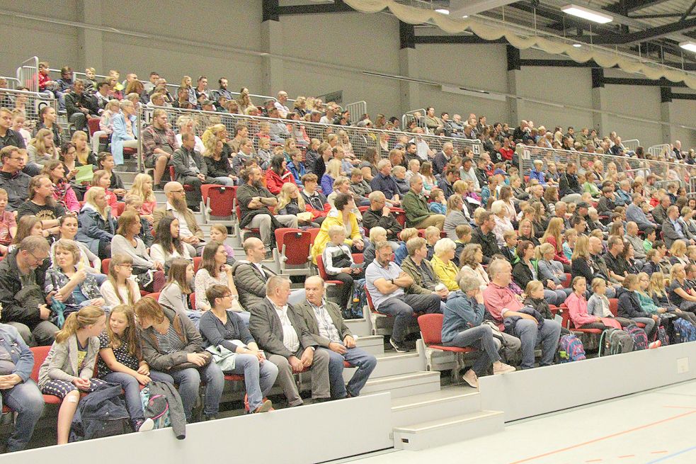 Die Einschulung für die Fünftklässler des Ulricianums findet diesmal für alle, wie auf dem Bild von 2019, in der Arena statt. Archivfoto: privat