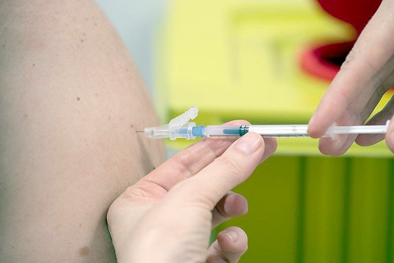 Impfungen gelten als wirksames Mittel gegen eine Corona-Infektion. Foto: Federico Gambarini/dpa
