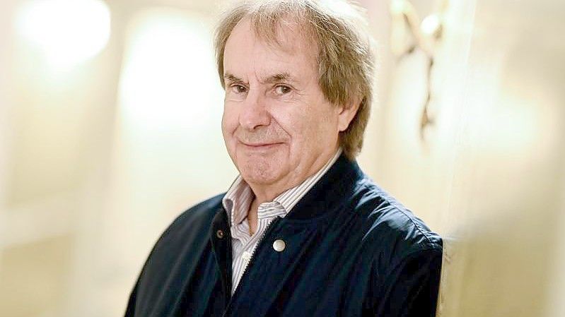 Der irische Sänger und Komponist Chris de Burgh in Berlin. Foto: Britta Pedersen/dpa-Zentralbild/dpa