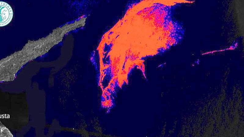 Das Satellitenbild zeigt in Rot den Ölteppich zwischen Syrien (r.) und Zypern (l.). Foto: EXCELSIOR H2020/ERATOSTHENES/Sentinel-1/dpa