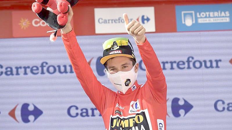 Der Slowene Primož Roglič eroberte bei der Vuelta wieder das Rote Trikot. Foto: Alvaro Barrientos/AP/dpa