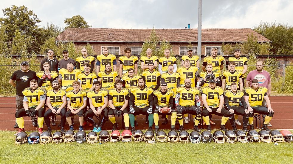 Und das sind noch nicht mal alle Ducks: Fast 50 Spieler hat Trainer Sven Ippen (links) in seinem Kader versammelt.Foto: privat