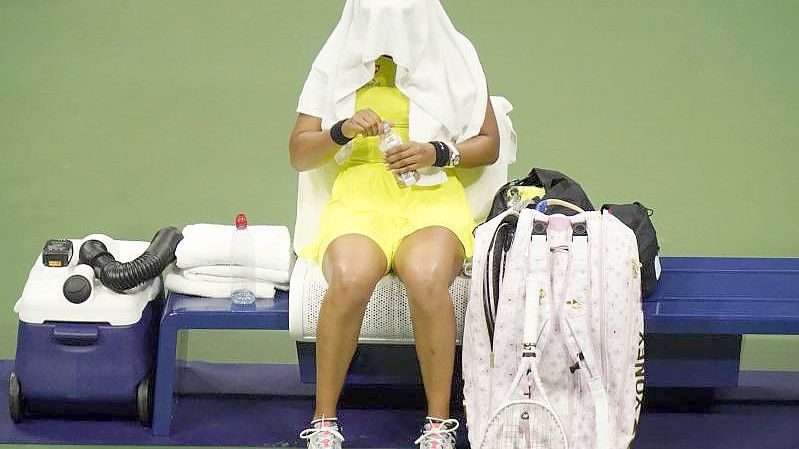 Naomi Osaka kann das Elend nicht mehr mit ansehen. Foto: Frank Franklin II/AP/dpa