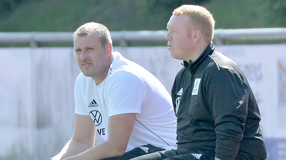 Trainer Stefan Wilts (links) und Thorben Cordes.