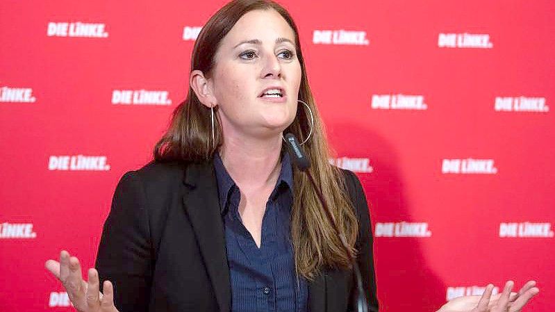 Janine Wissler bei einer Pressekonferenz im Karl-Liebknecht-Haus in Berlin. Foto: Bernd von Jutrczenka/dpa