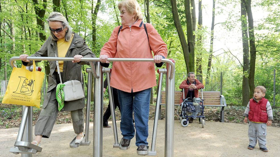 Spielgeräte für mehrere Generationen sollen auch in Aurich aufgestellt werden. Die Europäische Union fördert das Vorhaben mit einer halben Million Euro. Symbolfoto: DPA