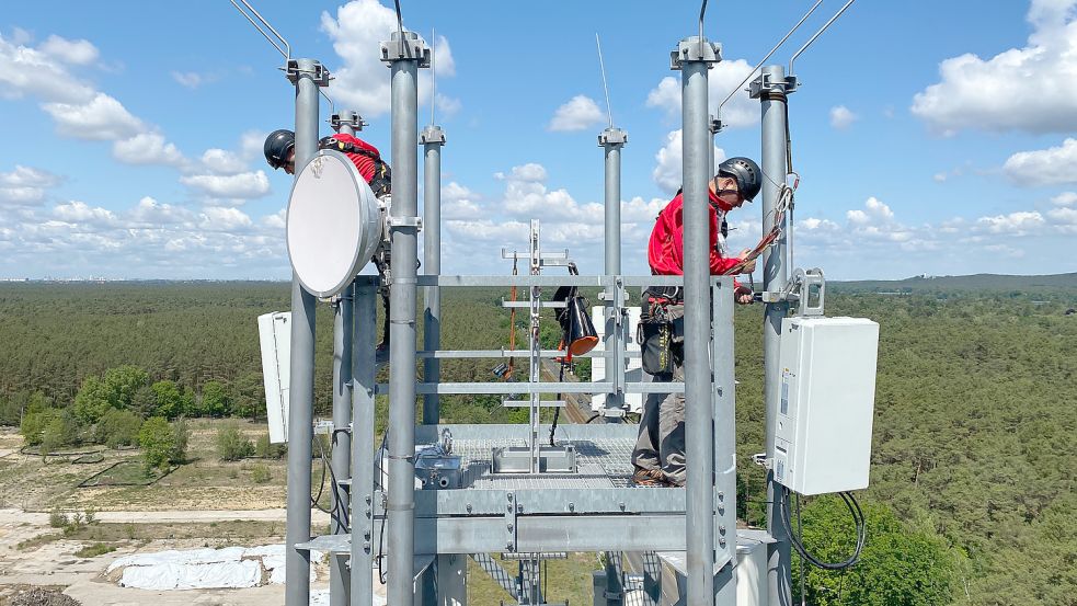 In Deutschland werden immer mehr Mobilfunkmasten gebaut – doch es sind offenbar noch zuwenig. Archivfoto: DPA