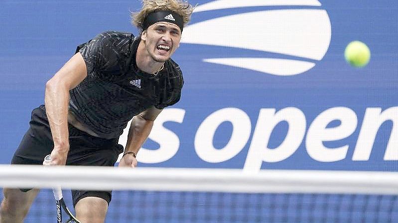 Alexander Zverev spielte sich in New York ins Halbfinale. Foto: Elise Amendola/AP/dpa