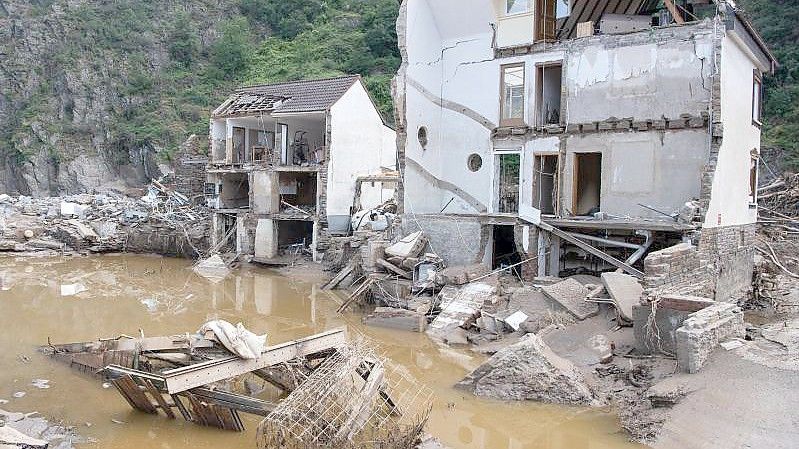 Ein nach der Hochwasserkatastrophe völlig zerstörtes Haus im rheinland-pfälzischen Mayschoß. Foto: Boris Roessler/dpa