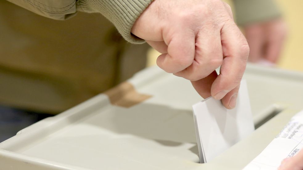 Am Sonntag sind fast 160 000 Bürger im Landkreis Aurich zum Wählen aufgerufen. Foto: DPA