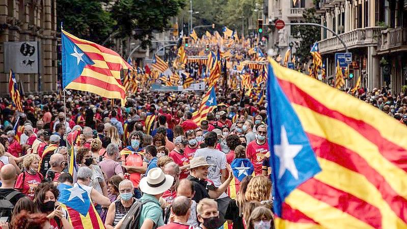 Hunderttausende demonstrieren in Barcelona für die Unabhängigkeit Kataloniens von Spanien. Foto: Jordi Boixareu/ZUMA Press Wire/dpa