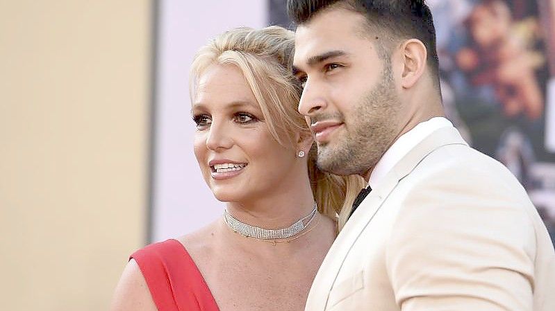 Britney Spears und Sam Asghari 2019 bei einer Filmpremiere in Los Angeles. Foto: Jordan Strauss/Invision via AP/dpa