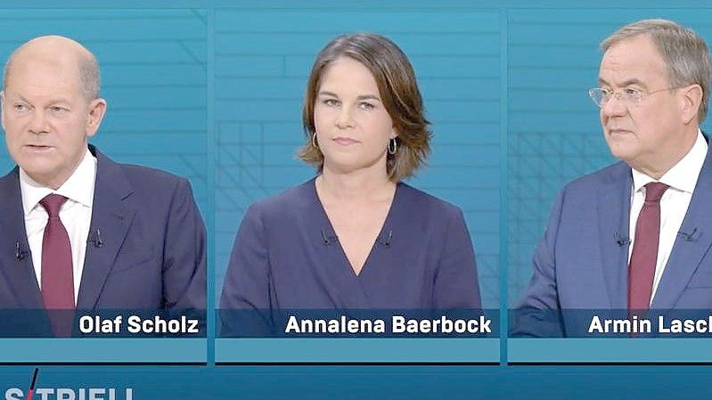 Olaf Scholz (l-r), Annalena Baerbock und Armin Laschet (CDU) beim zweiten TV-Triell. Foto: WDR/dpa