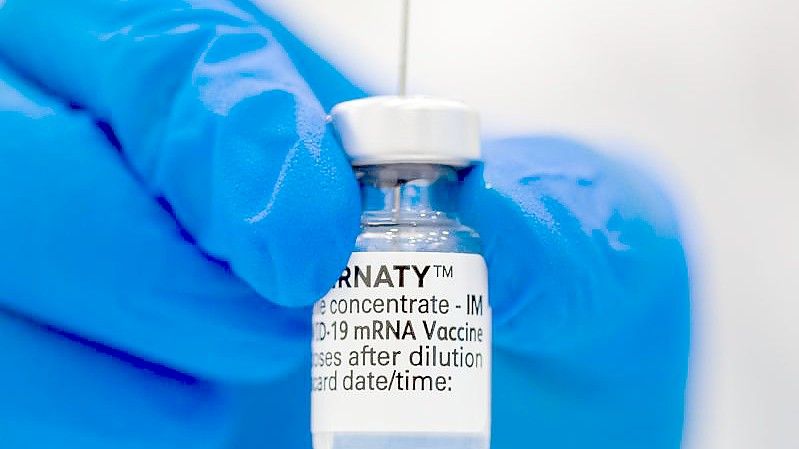 Biontech ist mit der mRNA-Technik für seinen Corona-Impfstoff für den Deutschen Zukunftspreis nominiert. Foto: Daniel Karmann/dpa/Archivbild