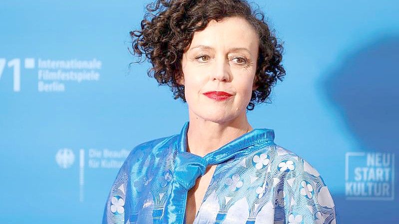 Maria Schrader präsentiert ihren Film „Ich bin dein Mensch“ auf der Berlinale. Foto: Axel Schmidt/Reuters/Pool/dpa