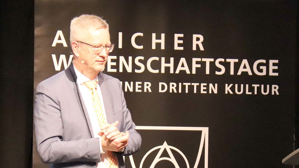 Professor Günter Ziegler ist Präsident der Freien Universität Berlin. Fehler gehörten zur Wissenschaft dazu, sagt er. Foto: Heino Hermanns