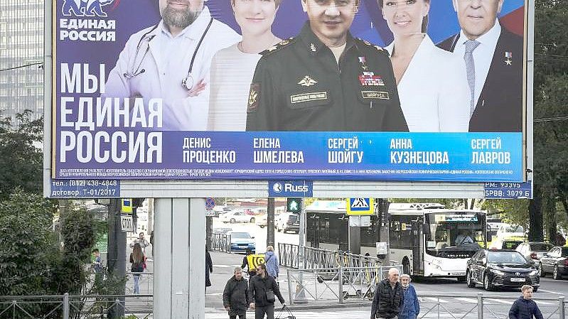 Wahlplakat der kremlnahen Partei „Geeintes Russland“. Foto: Dmitri Lovetsky/AP/dpa