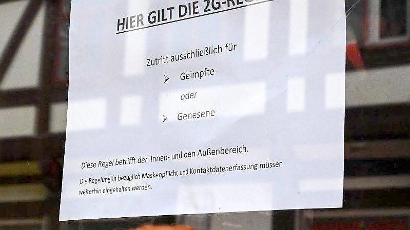 In diesem Cafe gilt die 2G-Regel. Foto: Swen Pförtner/dpa