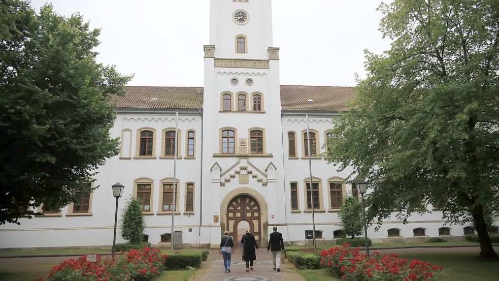 Das Auricher Schloss mit dem Landgericht. Archivfoto: Romuald Banik