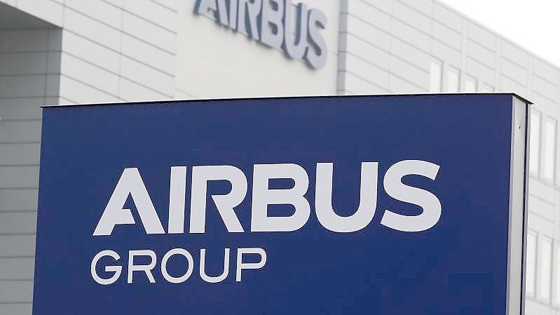 Airbus sucht mit flüssigem Wasserstoff eine Alternative zum Kerosin. Foto: Mohssen Assanimoghaddam/dpa