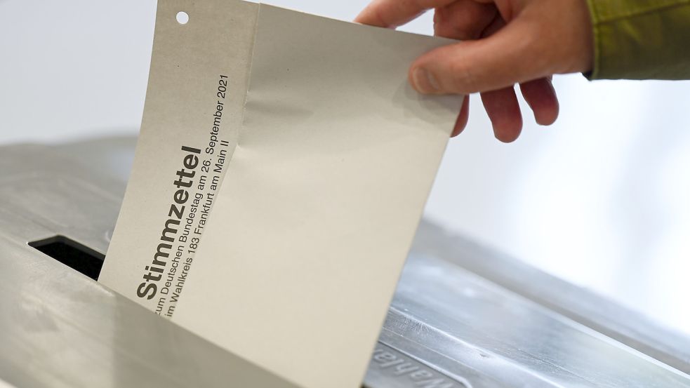 Hendrik Schulz hat die Bürgermeister-Stichwahl in Moormerland mit 58,6 Prozent gegen Birgit Struckholt (41,4 Prozent) gewonnen. Symbolfoto: DPA