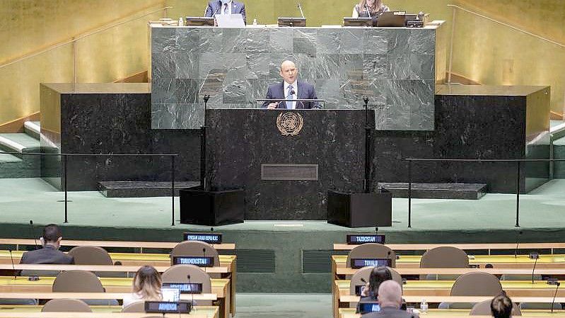 Israels Ministerpräsident Naftali Bennett spricht bei der UN-Vollversammlung in New York. Foto: John Minchillo/POOL AP/dpa