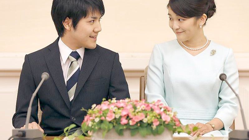 Die japanische Prinzessin Mako und ihr Studienfreund Kei Komuro wollen heiraten. Foto: Shizuo Kambayashi/AP Pool/dpa