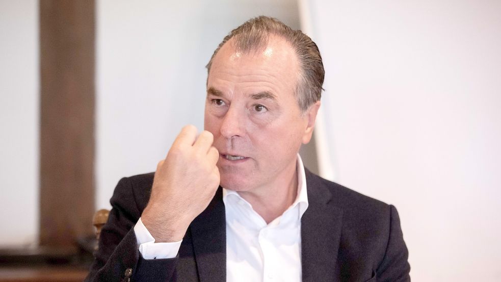 Clemens Tönnies fordert die Politik im Interview auf, zügig den Umbau der Tierhaltung in Deutschland in die Wege zu leiten. Foto: Jörn Martens