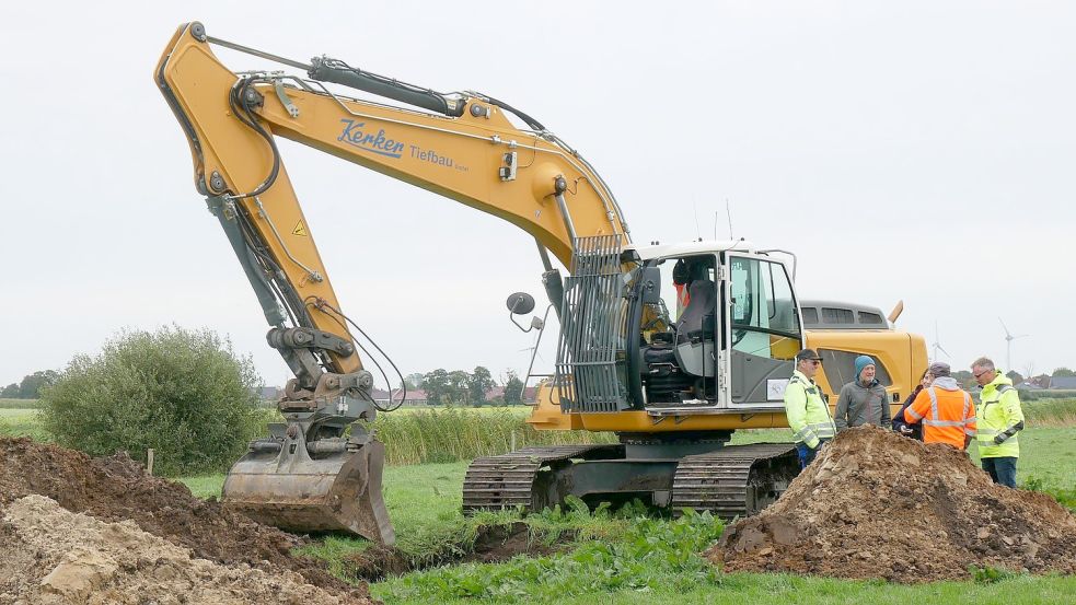 Ein Bagger ist auf dem Gelände der künftigen Zentralklinik im Einsatz. Foto: Trägergesellschaft Zentralklinik