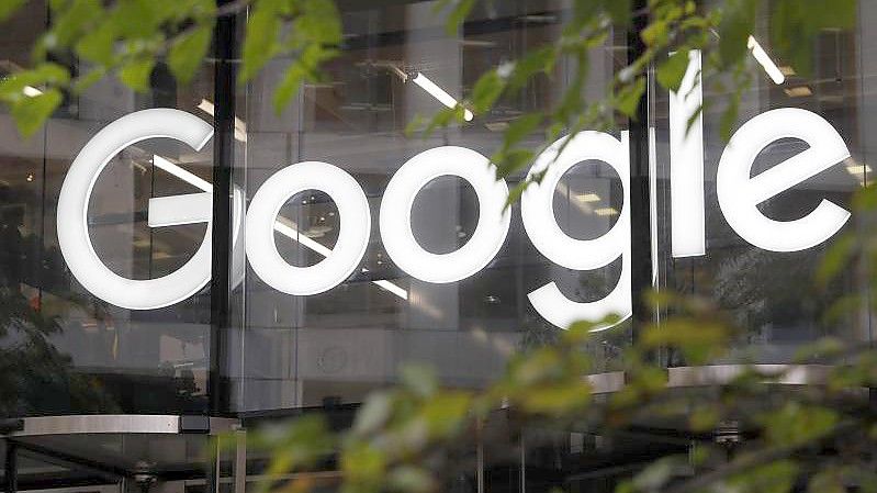 Google will seinen Nutzern mehr Informationen für umweltfreundlichere Entscheidungen liefern. Foto: Alastair Grant/AP/dpa