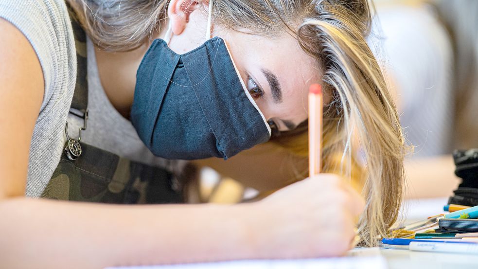 Das Deutsche Kinderhilfswerk hält eine Maskenpflicht im Unterricht nicht mehr für sinnvoll. Foto: Foto: dpa/Guido Kirchner