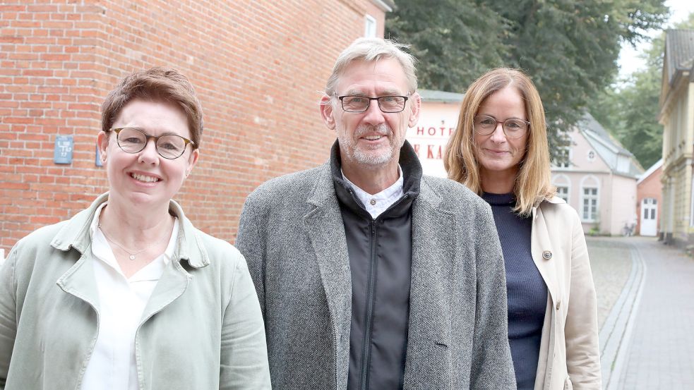 Daniela Mülder (von links), Jürgen Weihrauch und Elke Sauer sind erfahrene Traumapädagogen und haben das Zentrum „Sturmfänger“ gegründet. Foto: Romuald Banik