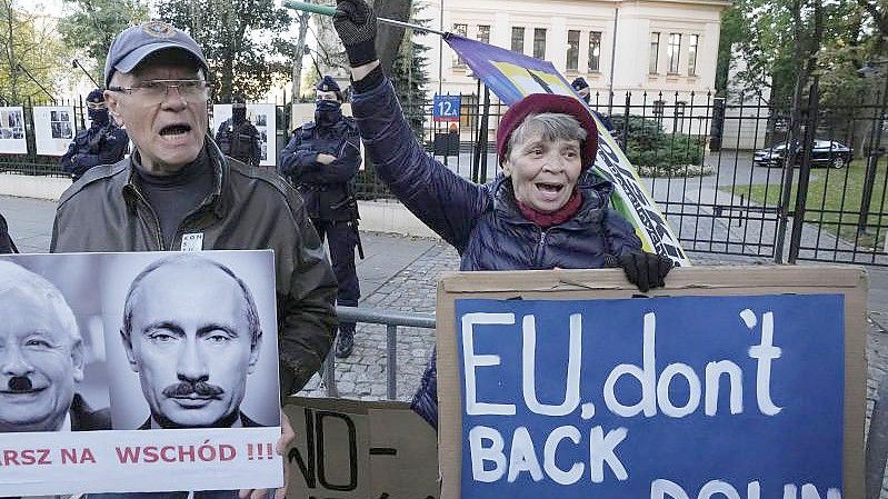 In vielen Großstädten Polens sind für heute Proteste angekündigt. Foto: Czarek Sokolowski/AP/dpa