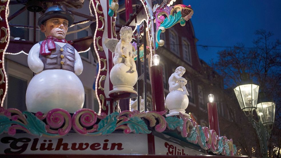 Weihnachtsmärkte sollen in diesem Jahr in Niedersachsen wieder möglich werden - allerdings gibt es Kritik an den Corona-Auflagen. Foto: Lisa Ducret/dpa