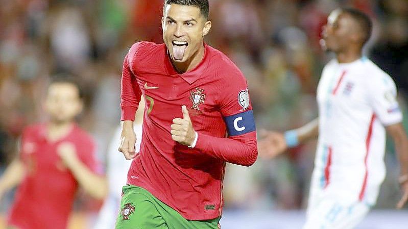 Portugals Cristiano Ronaldo jubelt über sein Tor zum 2:0. Foto: Joao Matos/AP/dpa