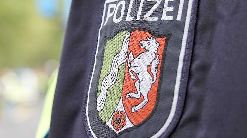 Rund ein Jahr nach Bekanntwerden rechtsextremer Verdachtsfälle bei der Polizei in Nordrhein-Westfalen hat sich dieser Verdacht in 53 Fällen bestätigt. Foto: Weronika Peneshko/dpa