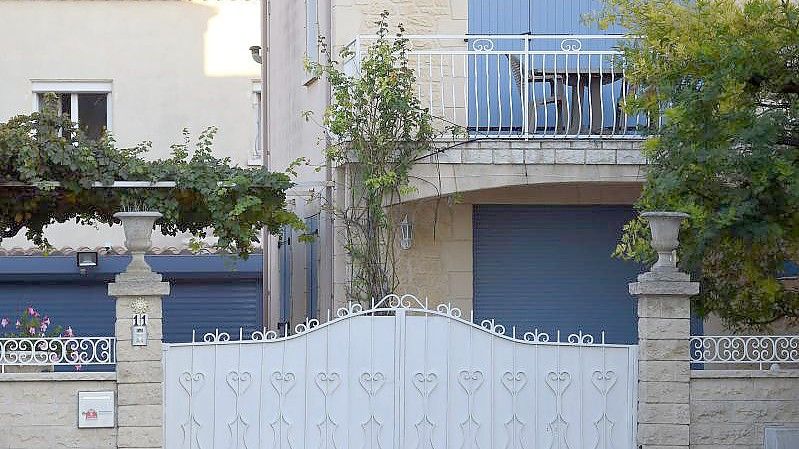 In der Wohnung in der Küstenstadt Agde fanden Beamte Kampfspuren und eine Leiche. Foto: Sylvain Thomas/AFP/dpa